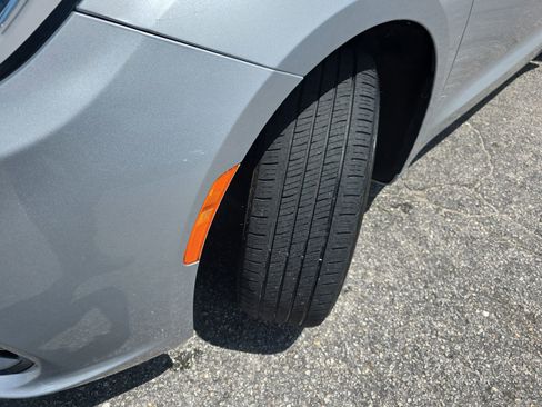 Used 2023 Chrysler Pacifica Touring-L FWD image 34