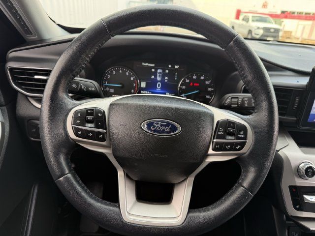 Used 2022 Ford Explorer XLT w/ Equipment Group 202A RWD image 13