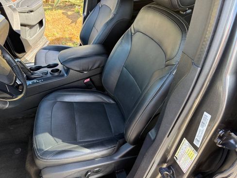 Used 2016 Ford Explorer Limited FWD image 7