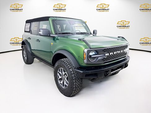Used 2024 Ford Bronco Badlands image 1