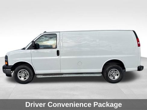 Used 2024 Chevrolet Express 2500 Work Van w/ Driver Convenience Package image 4