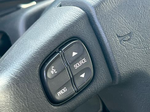 Used 2004 GMC Sierra 2500 SLT w/ Skid Plate Package image 54