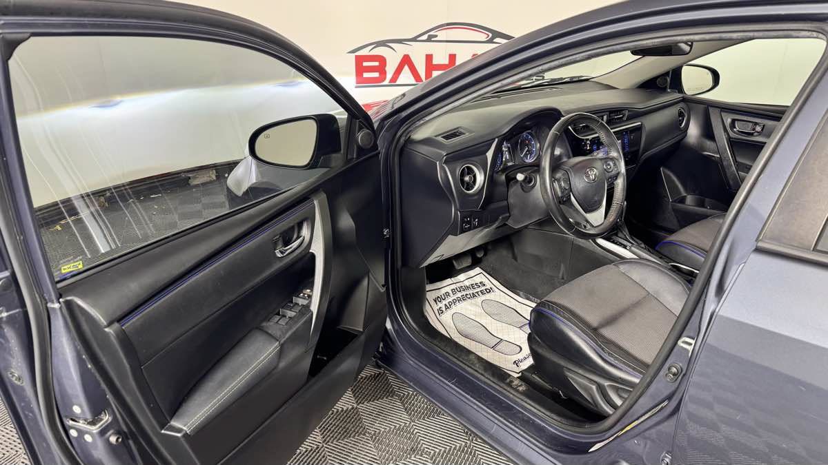 Used 2019 Toyota Corolla SE FWD image 11