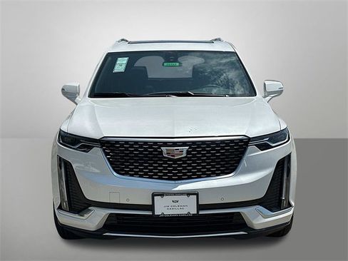 Used 2025 Cadillac XT6 Luxury image 12