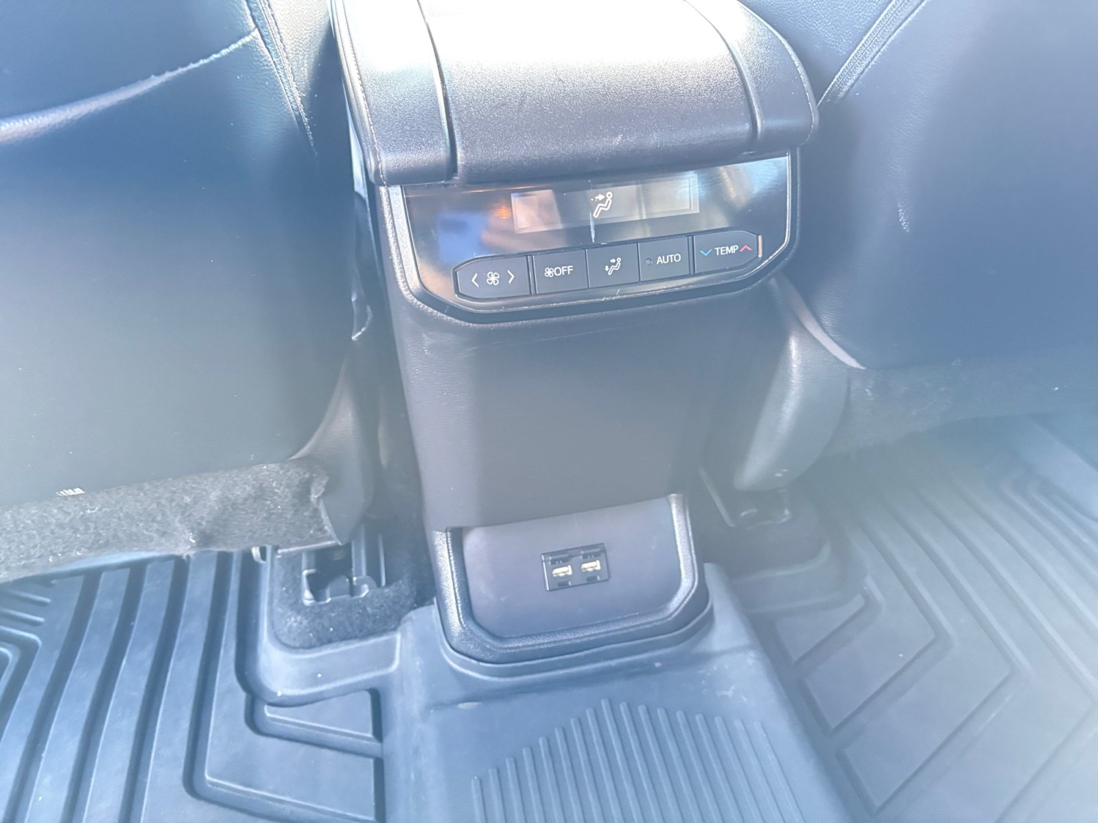 Used 2021 Toyota Highlander XLE FWD image 29
