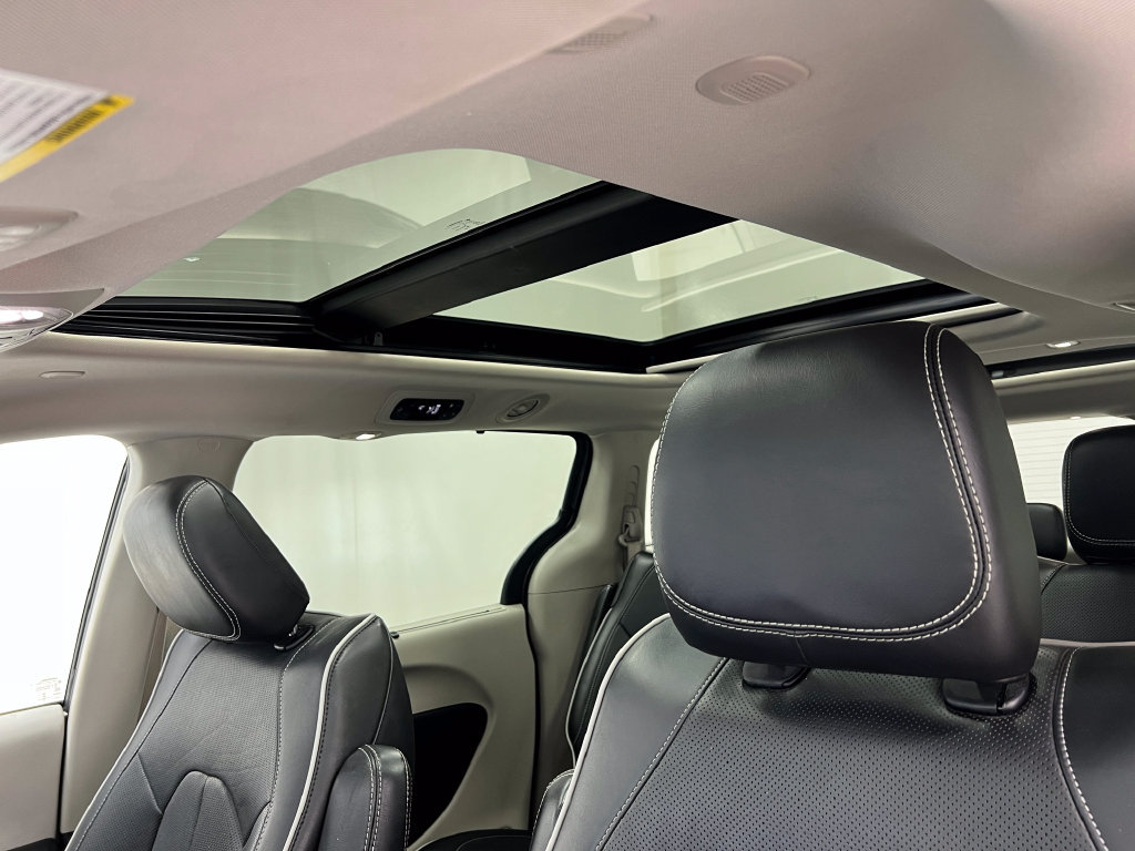 Used 2021 Chrysler Pacifica Limited FWD image 13
