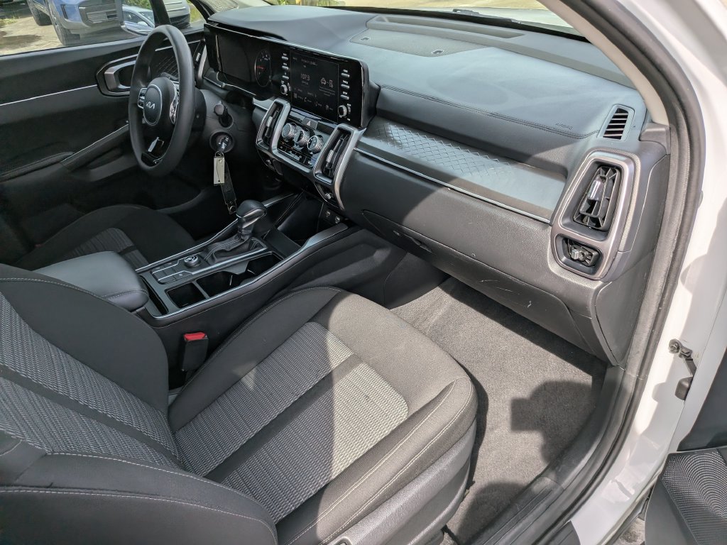 Certified 2023 Kia Sorento LX FWD image 13