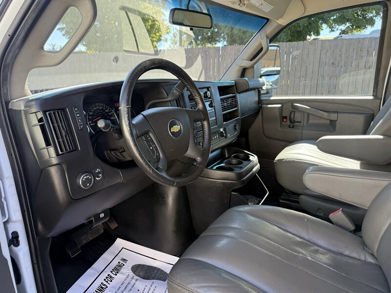 Used 2021 Chevrolet Express 3500 w/ Power Convenience Package RWD image 9