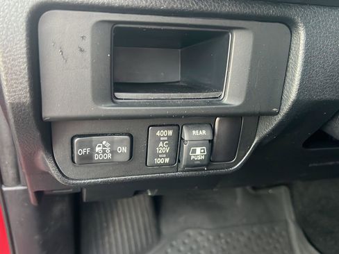 Used 2017 Toyota Tacoma TRD Off-Road w/ Premium & Technology Package image 19