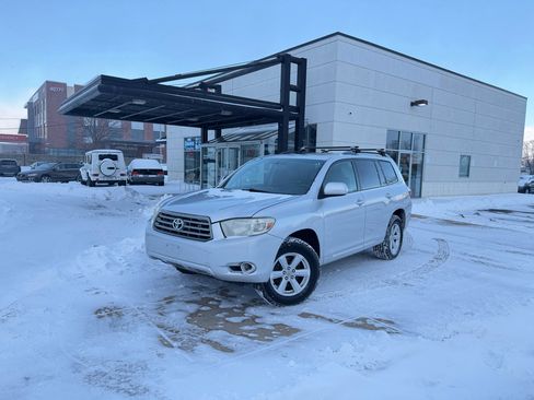 Used 2010 Toyota Highlander SE image 1