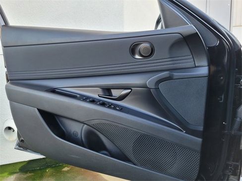 Used 2025 Hyundai Elantra Sport image 25
