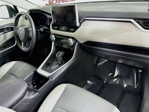 Certified 2023 Toyota RAV4 XLE Premium AWD/4WD image 33