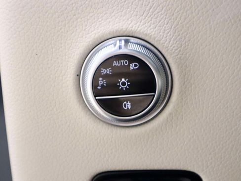 Used 2023 Mercedes-Benz GLC 300 4MATIC image 25