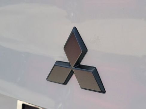 New 2026 Mitsubishi Outlander SE FWD image 9