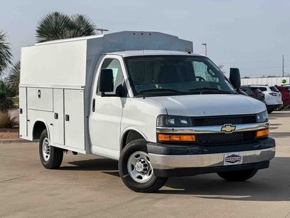 New 2025 Chevrolet Express 3500 Work Van w/ Power Convenience Package