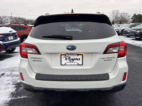 Used 2017 Subaru Outback 2.5i Touring w/ Popular Package #5A image 4