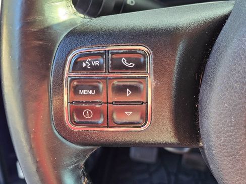 Used 2018 Jeep Wrangler Unlimited Rubicon w/ Connectivity Group AWD/4WD image 19