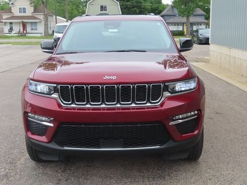 Used 2023 Jeep Grand Cherokee Limited AWD/4WD image 14