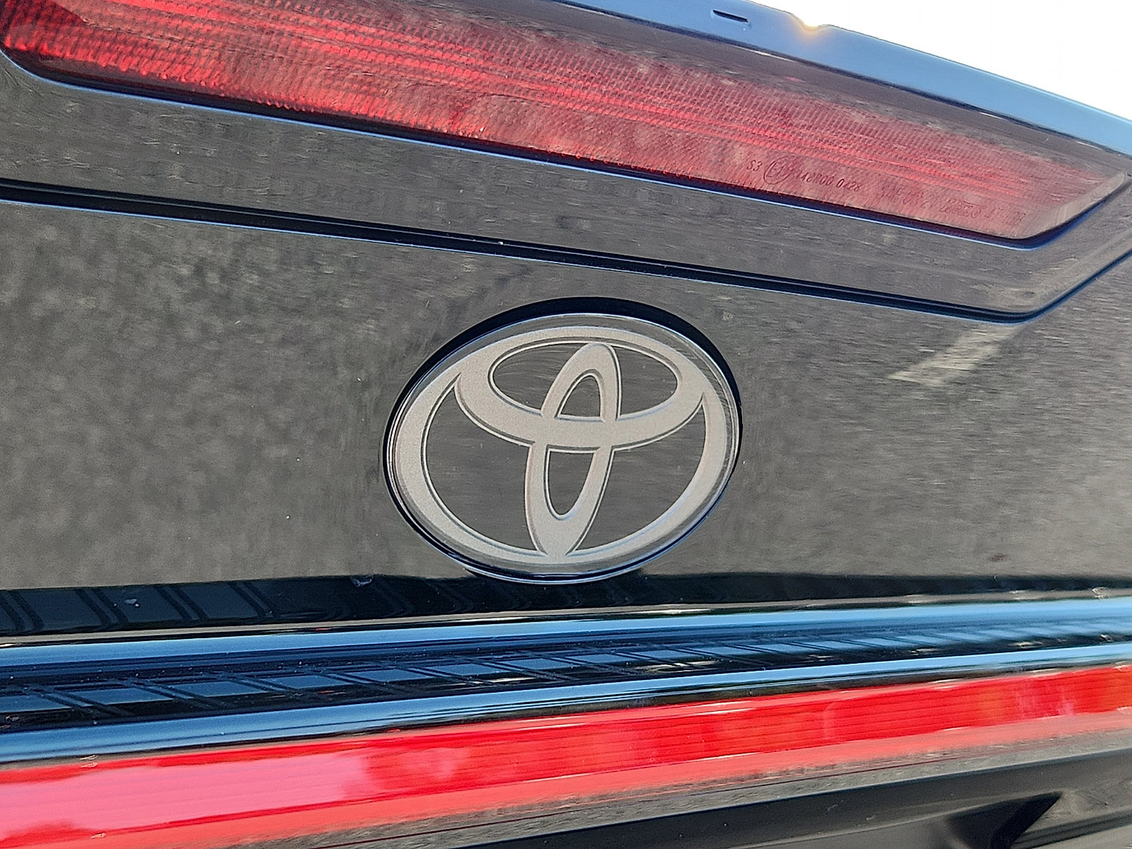 Used 2024 Toyota Prius LE FWD image 29