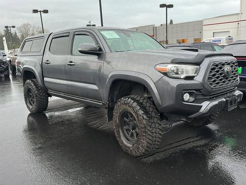 Used 2021 Toyota Tacoma TRD Sport image 2
