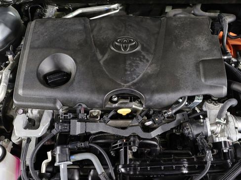 Used 2025 Toyota Camry SE w/ Convenience Package image 18