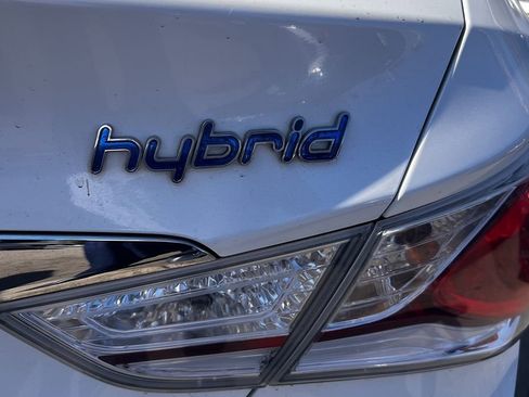 Used 2012 Hyundai Sonata Hybrid image 6