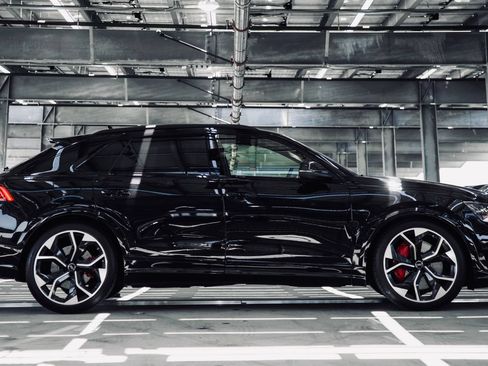 Used 2020 Audi RS Q8 w/ Carbon Optic Package AWD/4WD image 3
