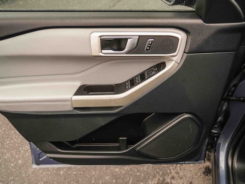 Certified 2021 Ford Explorer XLT w/ Equipment Group 202A image 20