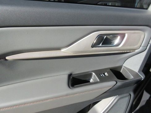 New 2026 Ford Explorer Active w/ Active Comfort Package image 17