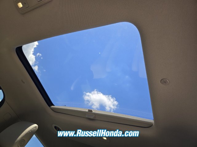 Used 2019 GMC Acadia Denali w/ Technology Package FWD image 8