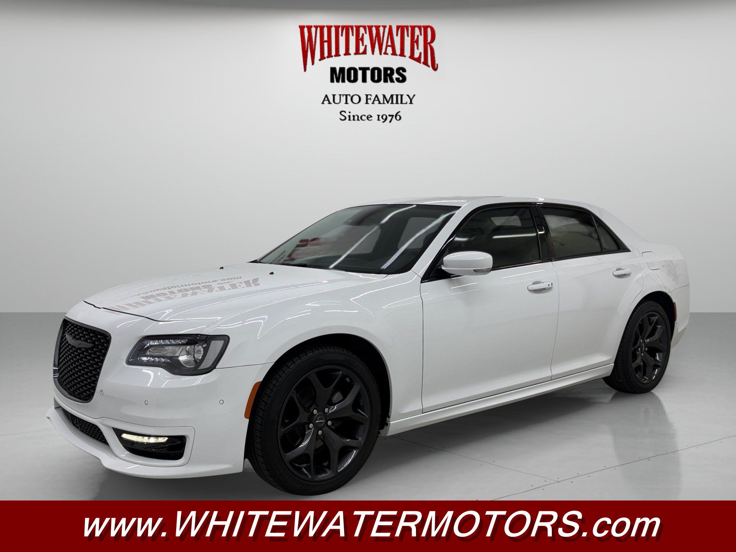 Used 2023 Chrysler 300 Touring L w/ Popular Equipment Group RWD image 1