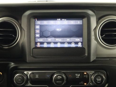 Used 2022 Jeep Gladiator Sport AWD/4WD image 25