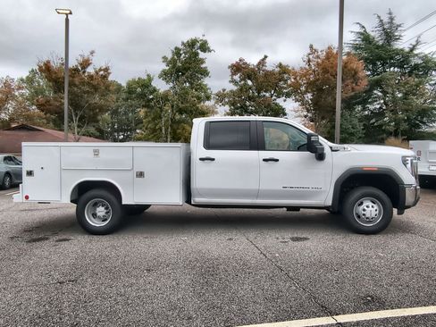 New 2025 GMC Sierra 3500 Pro w/ Convenience Package AWD/4WD image 9
