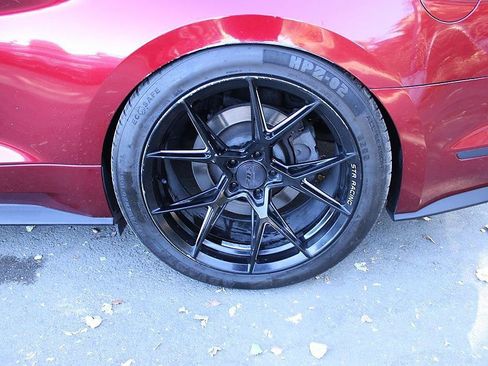 Used 2017 Ford Mustang GT Premium w/ GT Performance Package RWD image 8