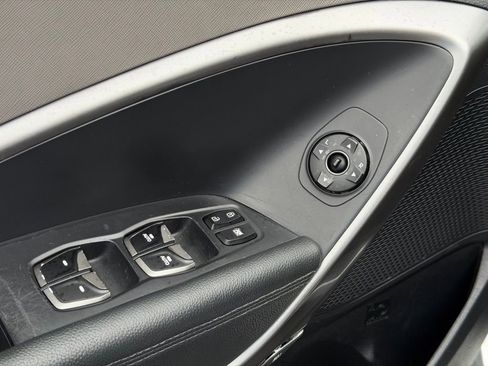 Used 2017 Hyundai Santa Fe SE image 20