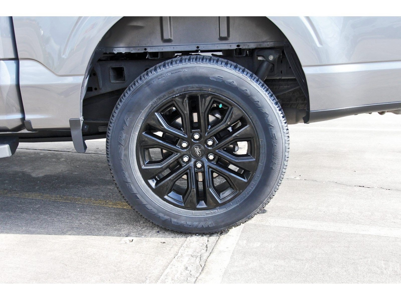 Used 2024 Ford F150 Lariat w/ FX4 Off-Road Package AWD/4WD image 32