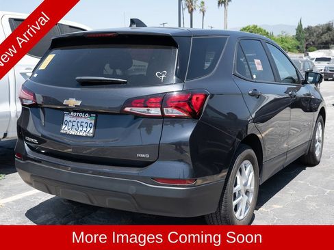 Used 2022 Chevrolet Equinox LS w/ LS Convenience Package AWD/4WD image 5