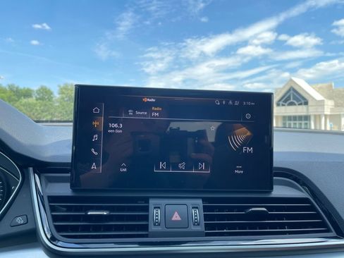 Used 2024 Audi Q5 2.0T Premium AWD/4WD image 24