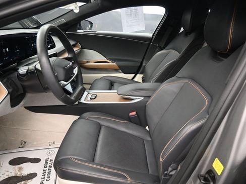 Used 2024 Lucid Air Touring image 22