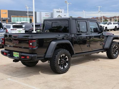 Used 2024 Jeep Gladiator Rubicon w/ Convenience Group AWD/4WD image 6