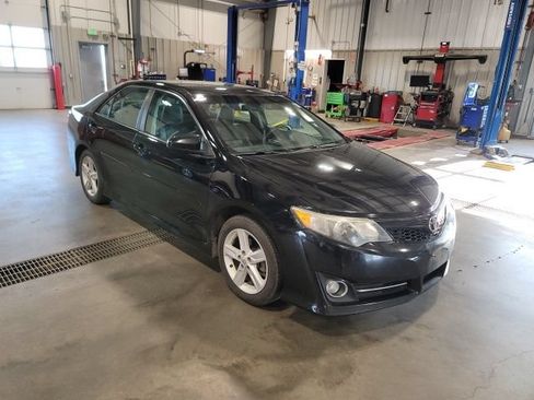 Used 2012 Toyota Camry SE FWD image 1