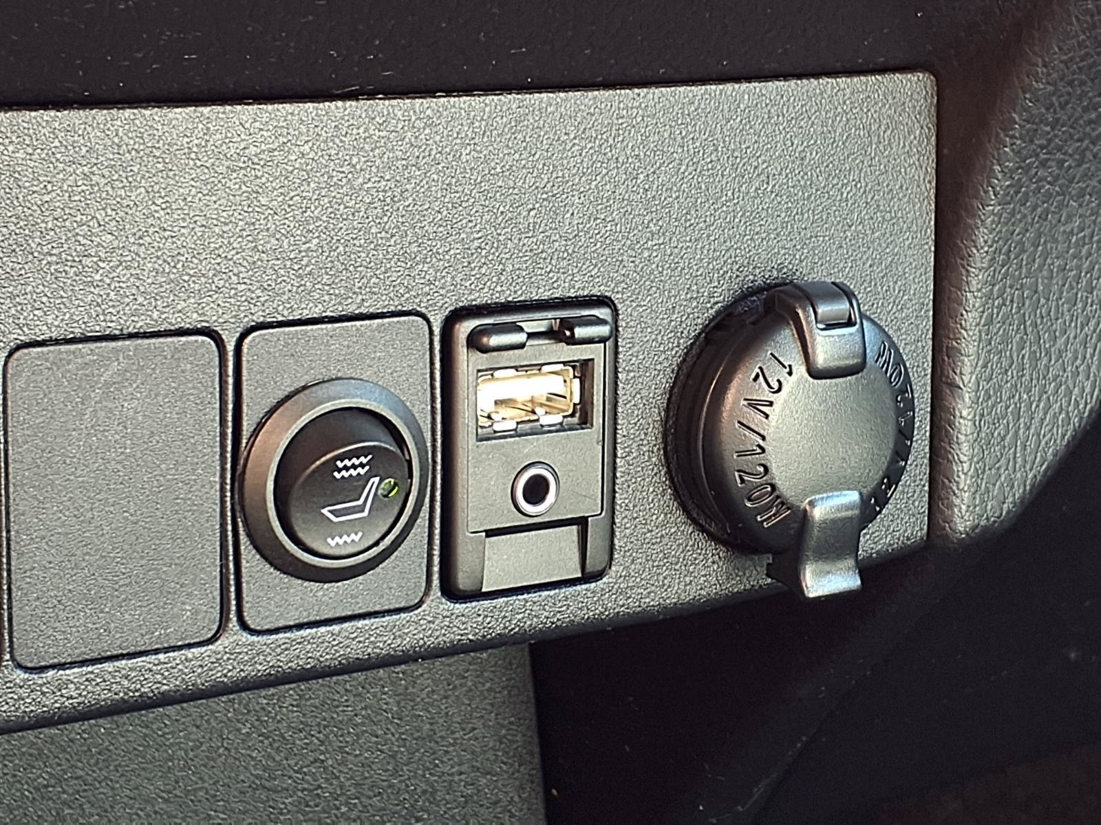 Used 2013 Toyota RAV4 XLE AWD/4WD image 27