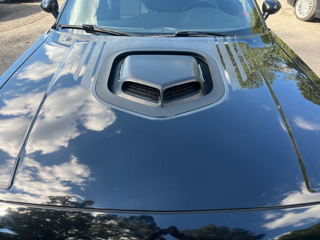 Used 2018 Dodge Challenger R/T RWD image 3