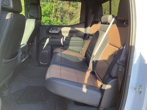 Used 2023 Chevrolet Silverado 1500 High Country w/ High Country Premium Package image 5