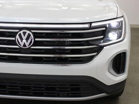 New 2026 Volkswagen Atlas SE FWD image 8