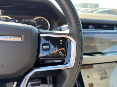 Used 2022 Land Rover Range Rover Evoque R-Dynamic SE image 17