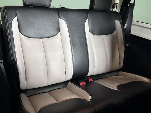Used 2016 Jeep Wrangler Sahara w/ Connectivity Group AWD/4WD image 22