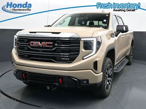 Used 2023 GMC Sierra 1500 AT4 w/ AT4 Preferred Package AWD/4WD image 3