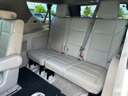 Used 2024 Cadillac Escalade ESV Sport Platinum AWD/4WD image 40