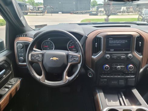 Used 2022 Chevrolet Silverado 2500 High Country w/ Z71 Off-Road Package AWD/4WD image 10